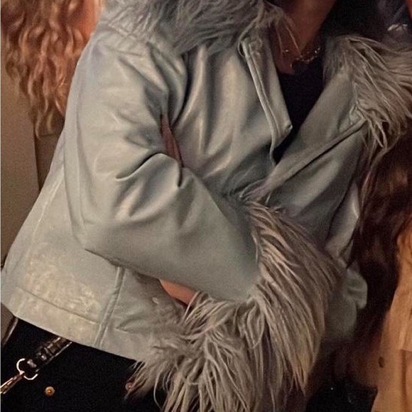 Urban outfitters blue fur lined jacket - Picture 3 of 4